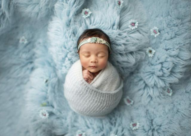 Baby Fotoshooting bei Neugeborenen Fotograf in Zürich