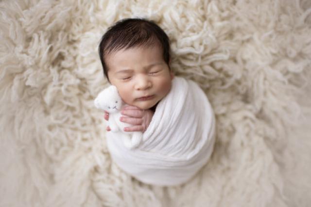 Neugeborenen Baby Fotoshooting in Zürich