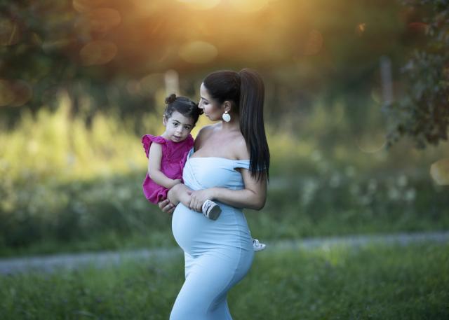 Maternity photography outdoor in Zurich
