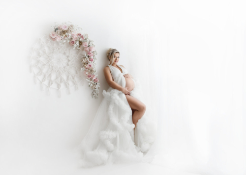 maternity Photo shoot in Zurich in white